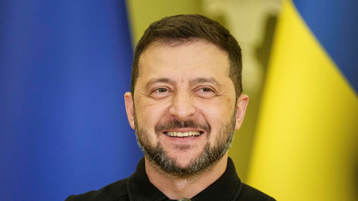 Ucrania firma una ley que retira al ruso como idioma protegido para romper privilegios ligados a la invasión rusa, redefinir la política lingüística del país y reforzar la identidad nacional en plena guerra