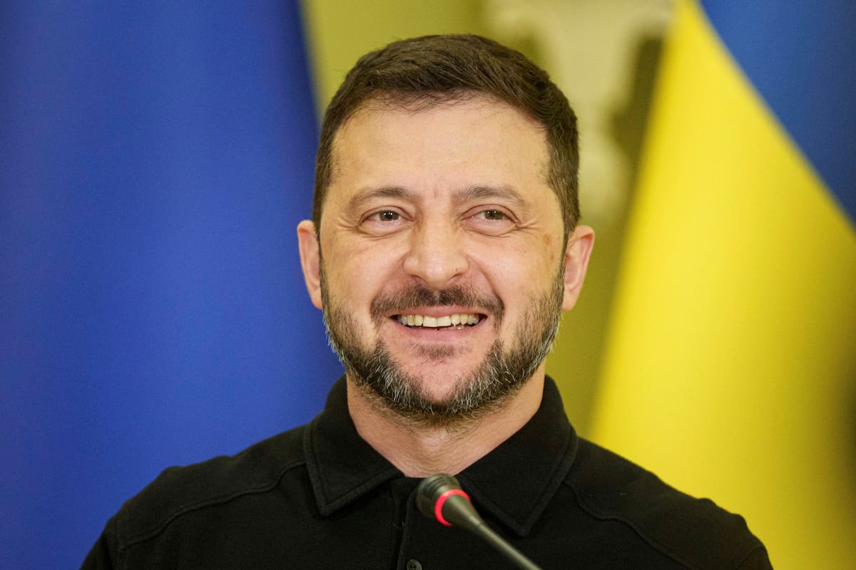 Ucrania firma una ley que retira al ruso como idioma protegido para romper privilegios ligados a la invasión rusa, redefinir la política lingüística del país y reforzar la identidad nacional en plena guerra
