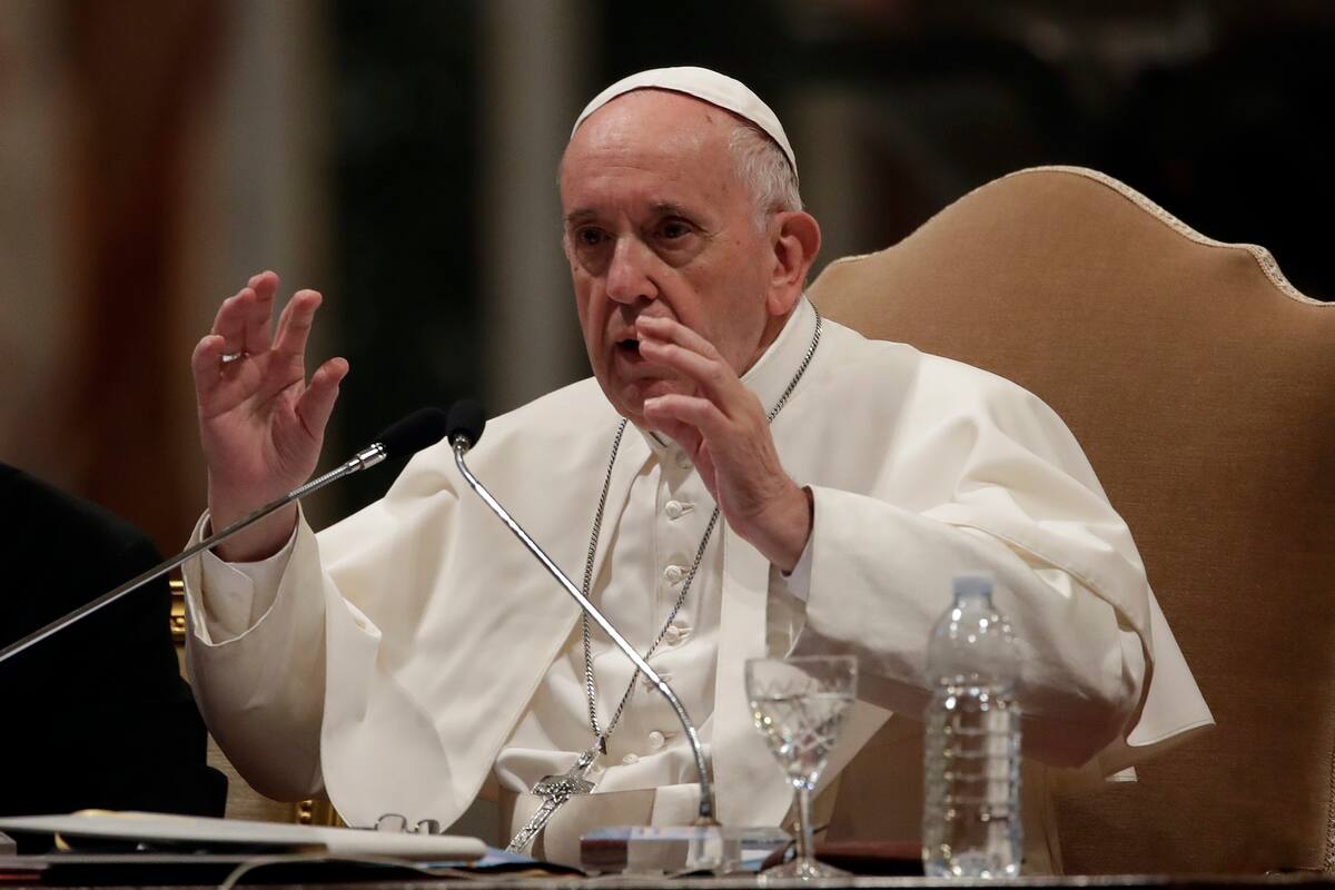 El Papa Francisco “está respirando por sí solo y descansando bien”, según el Vaticano