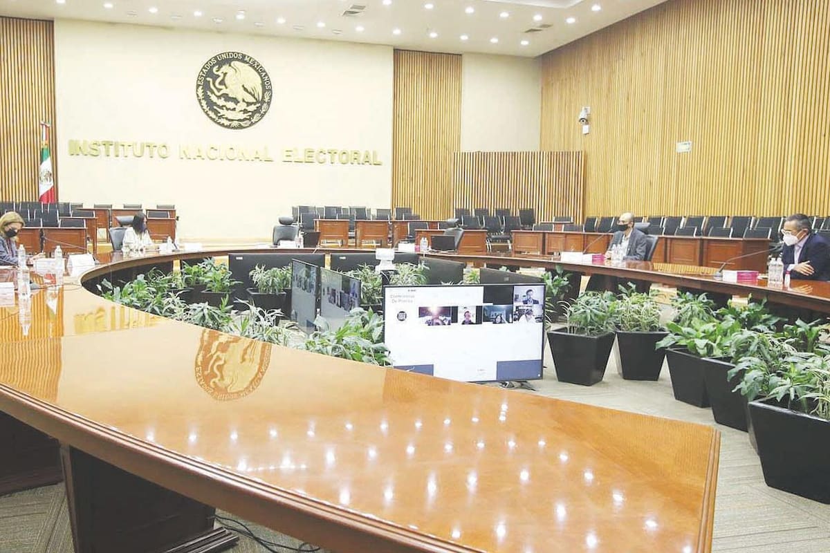INE elige encuestadores para definir nueva dirigencia de Morena