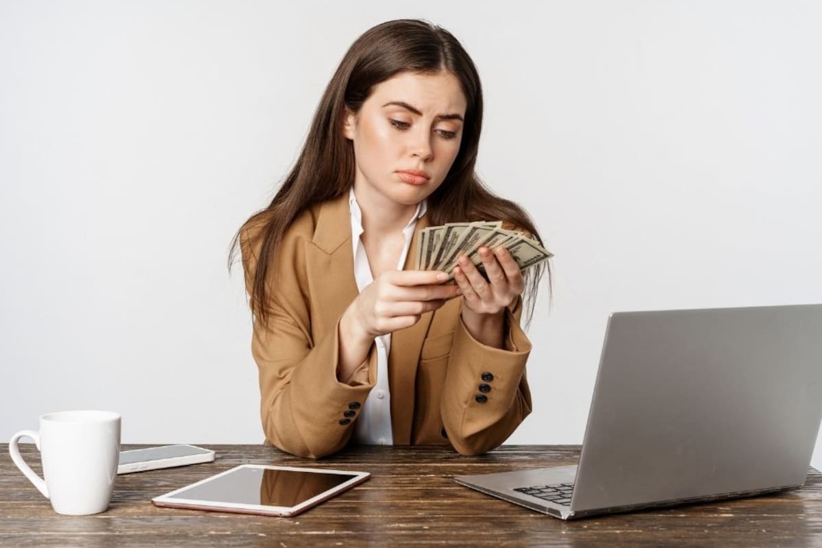 La regla del piso indispensable ayuda a trabajadores independientes a fijar su sueldo mensual y administrar sus ganancias ante la variabilidad de ingresos