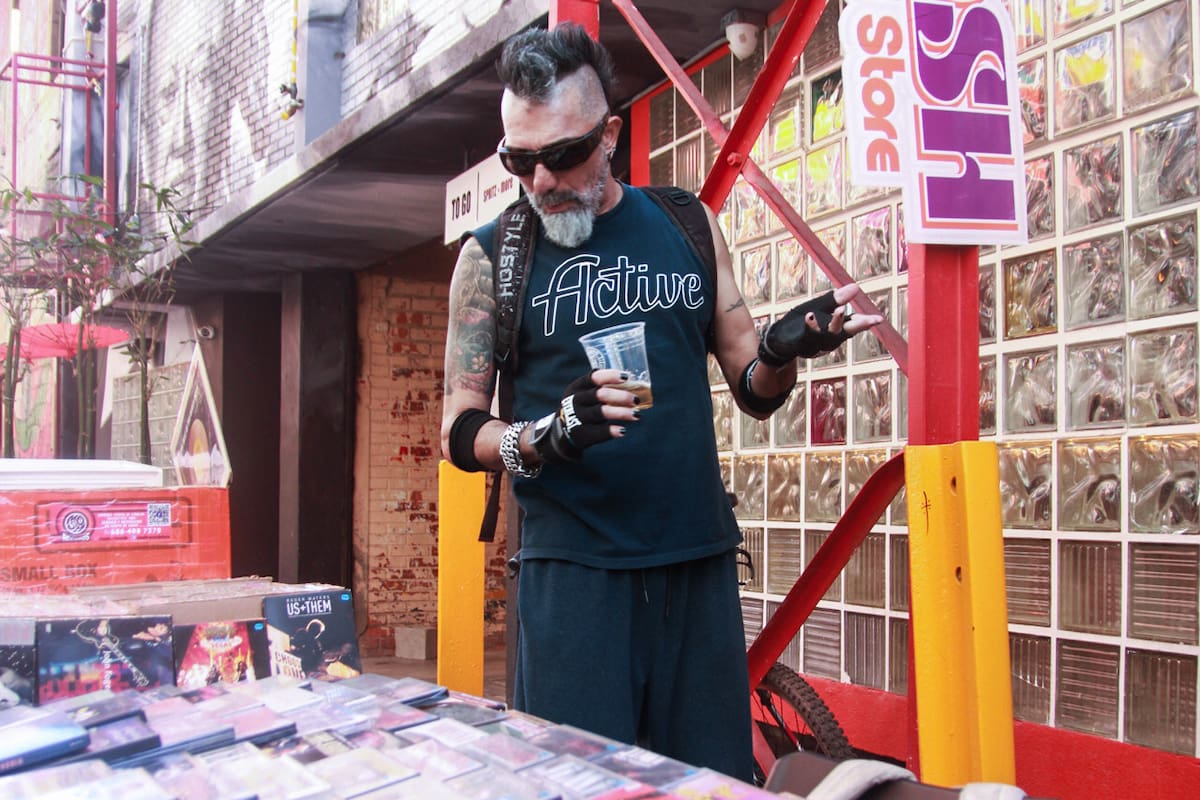 Bazar y música, nueva tradición en el Barrio Chino