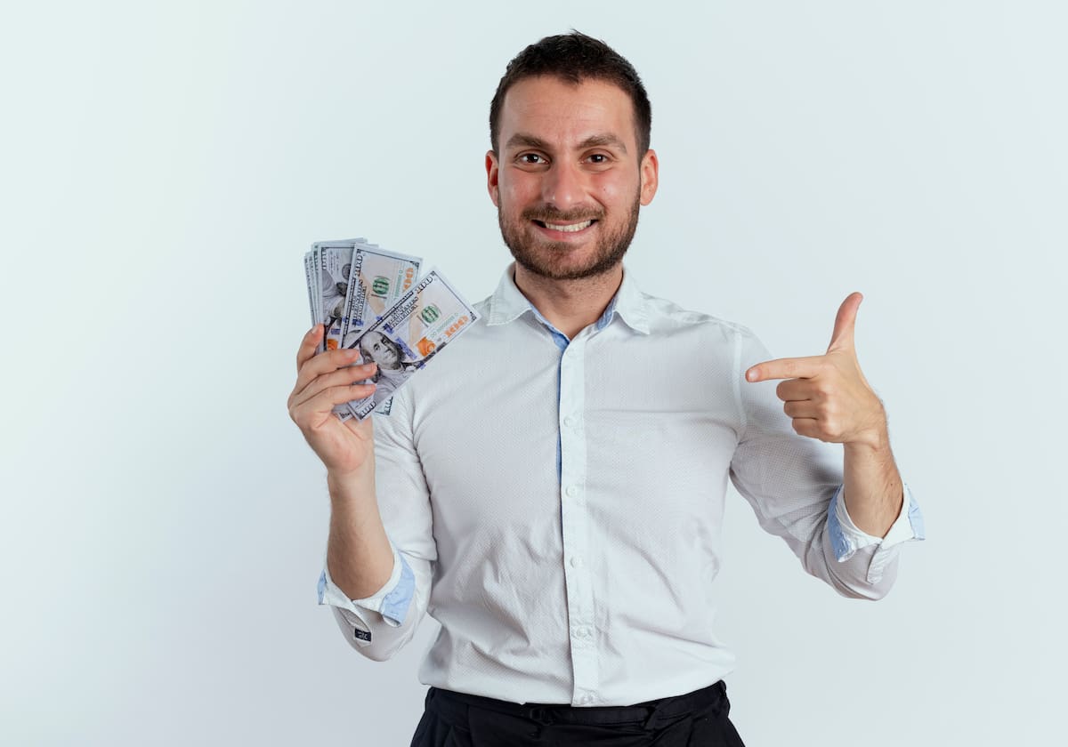 Todos los trabajadores que presten su servicio a un patrón tienen derecho al pago de utilidades.