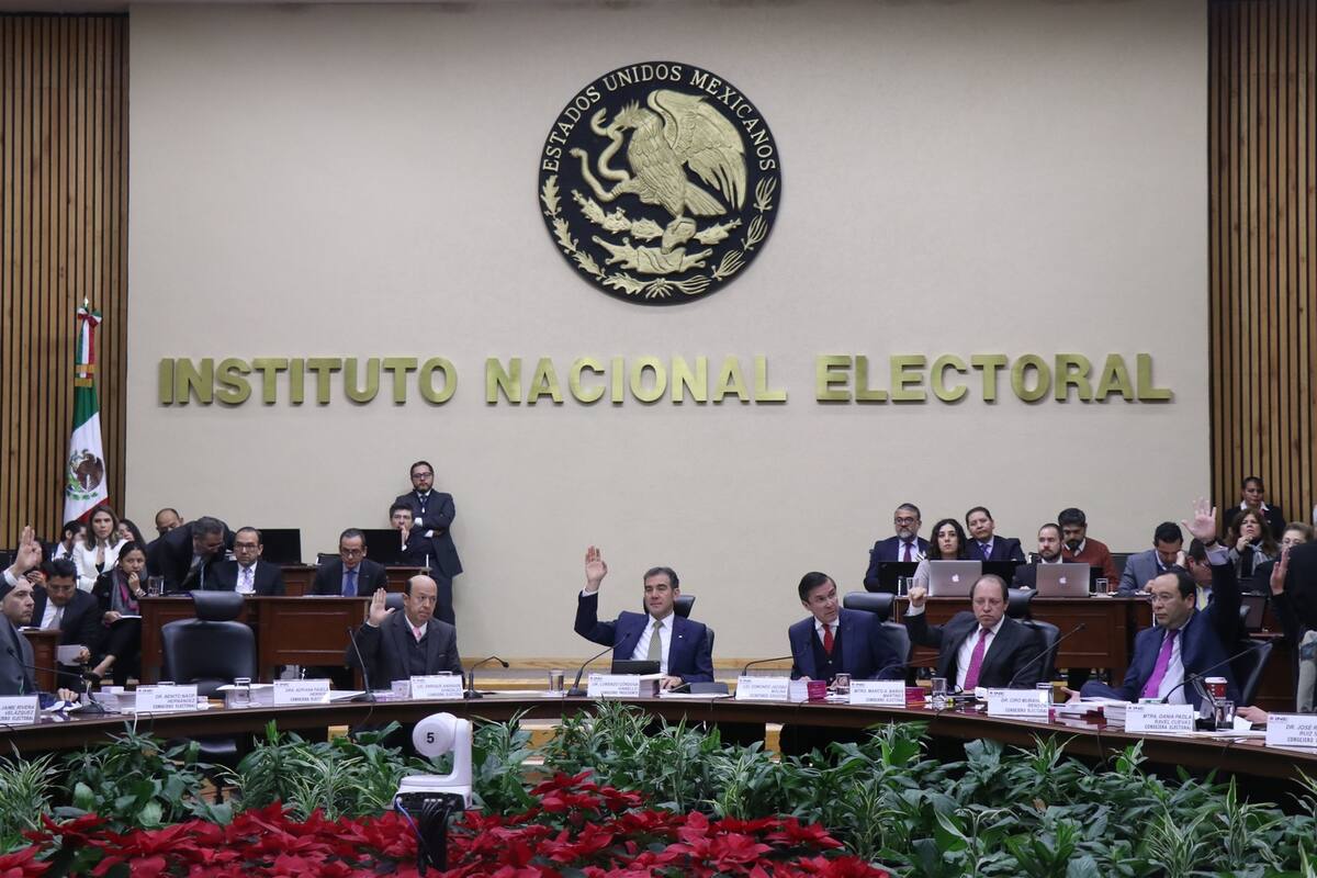 Pide INE aclarar devolución de tiempos oficiales señalada por AMLO