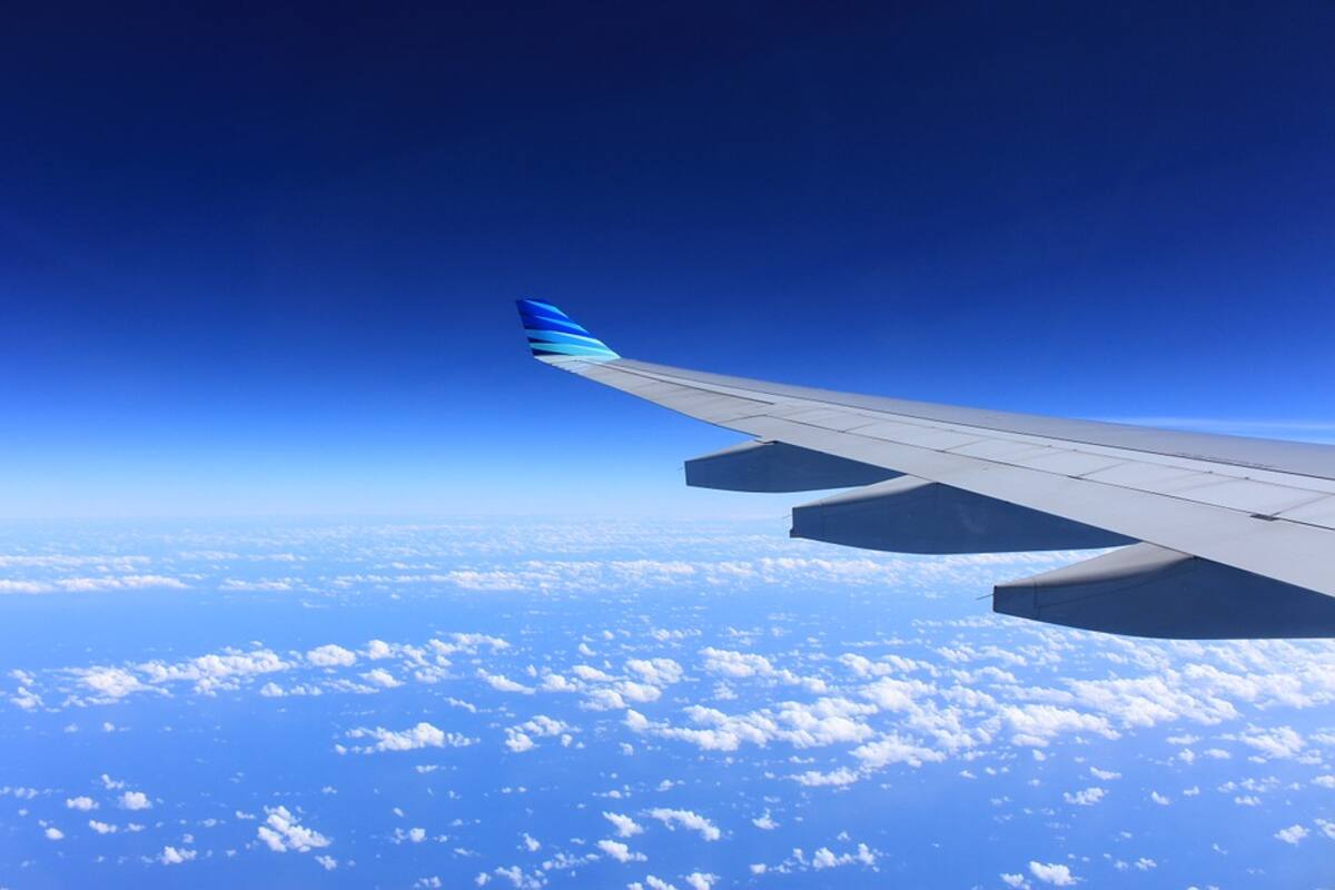 Reprograman su vuelo y le dicen que será el único pasajero