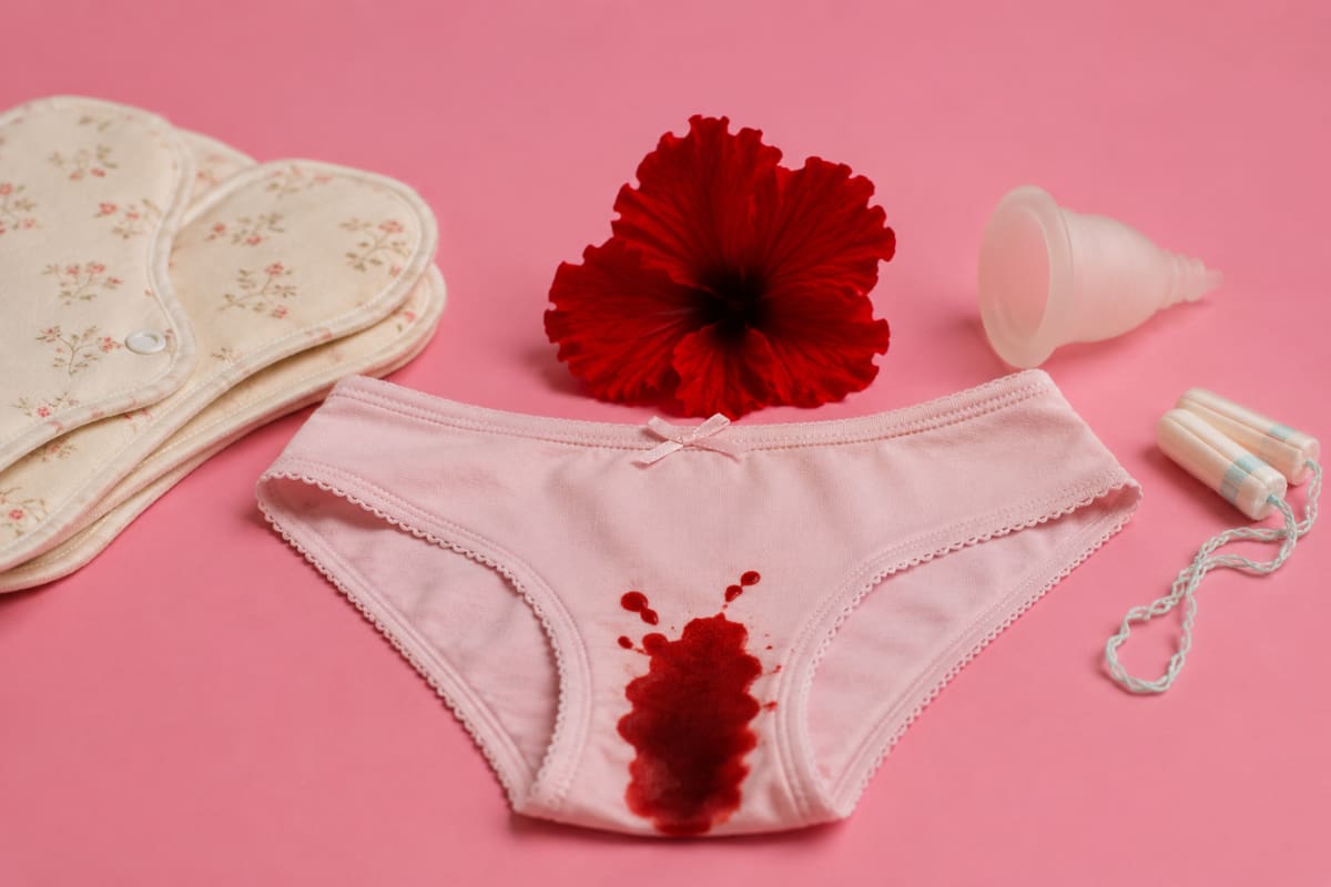 Sangrado libre: la práctica menstrual que genera debate y cada vez suma más personas. | Imagen: IA