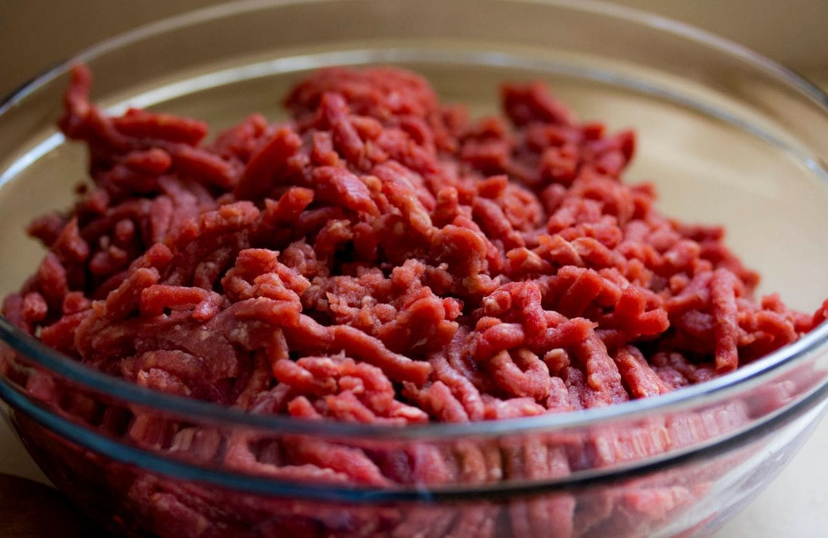 ¿Conviene enjuagar la carne molida cocida? | Foto: Especial (canva)