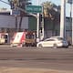 Choca contra semáforo y queda lesionado en el Centro Cívico