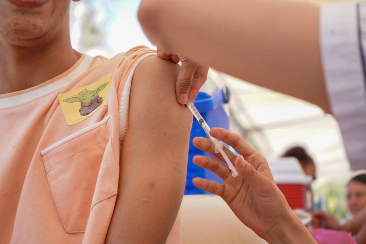 Mantienen vacunación gratuita en plazas comerciales