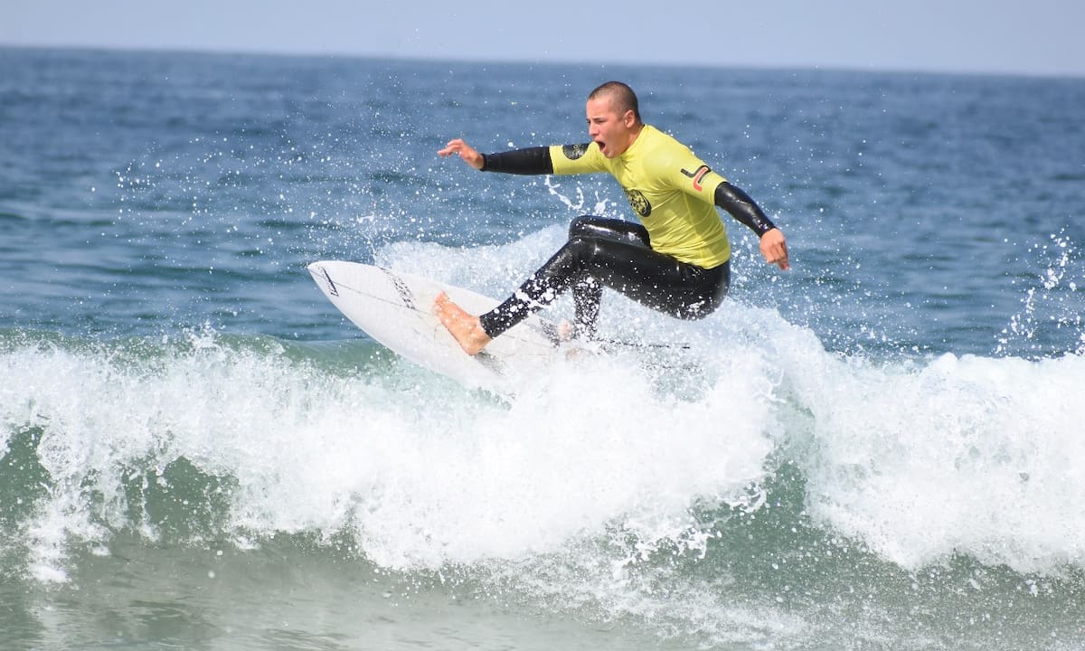 Los surfistas buscarán conquistar las mejores olas para ejecutar maniobras espectaculares.