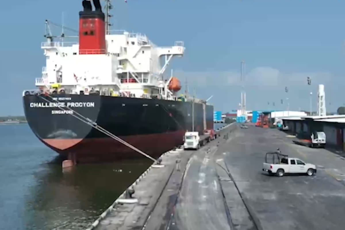 Esto es lo que se sabe del megabuque de 10 millones de litros de diésel en Tamaulipas