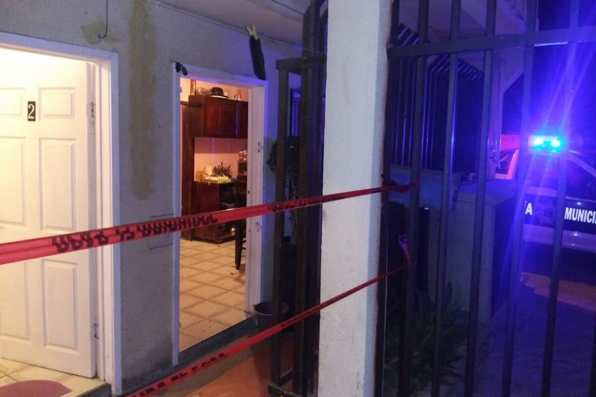 Lesionan a tiros dentro de su casa a policía municipal de Rosarito