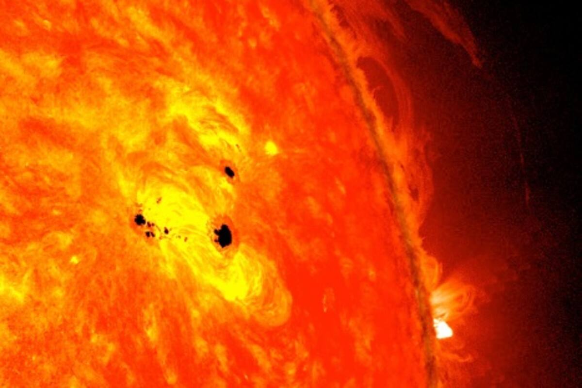 Mancha solar crece más de 10 veces en los últimos dos días y apunta hacia la Tierra
