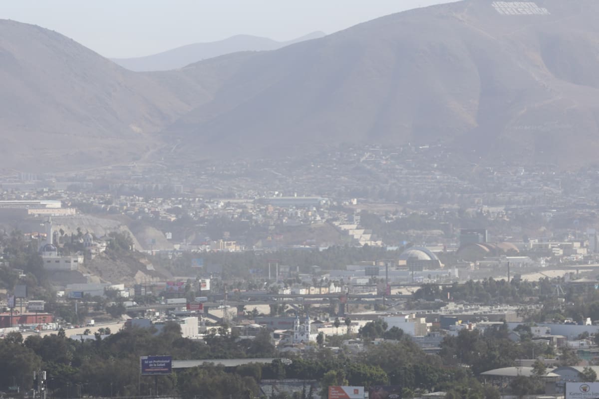 Vientos de Santa Ana elevan 22% las emergencias atendidas por Bomberos de Tijuana