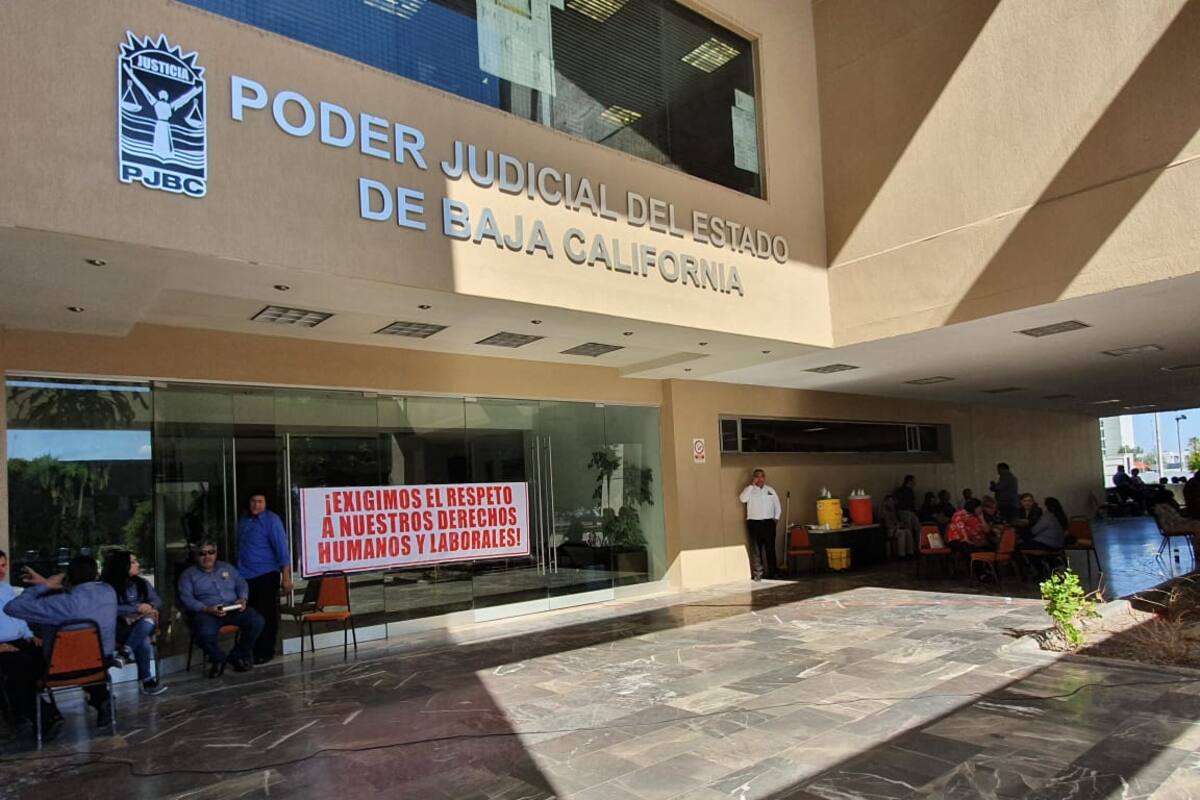 Se manifiestan burócratas del Poder Judicial