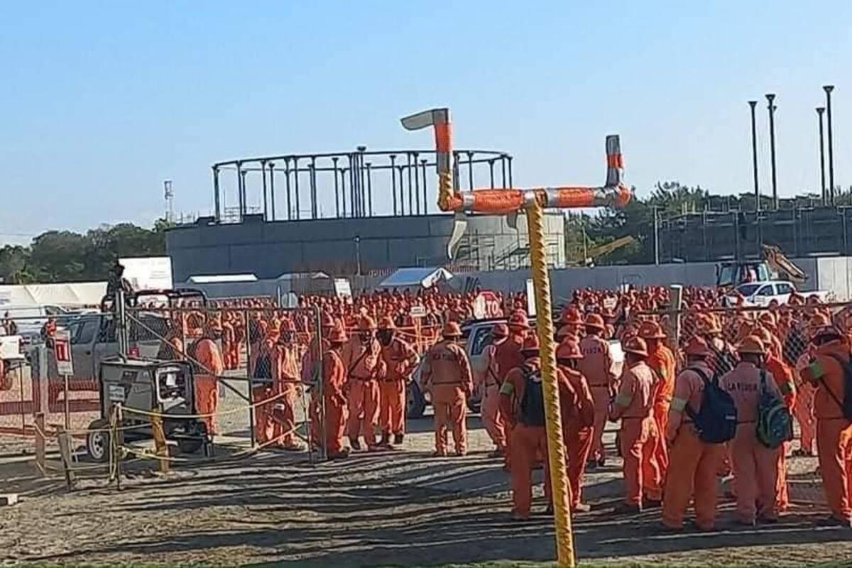Paro en refinería de Dos Bocas; trabajadores exigen mejores condiciones