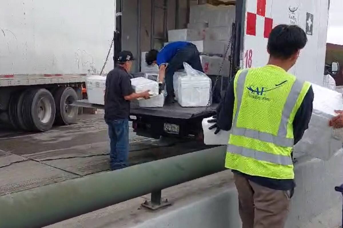 Bloqueo en carretera al Aeropuerto también afecta al gremio de camiones de carga