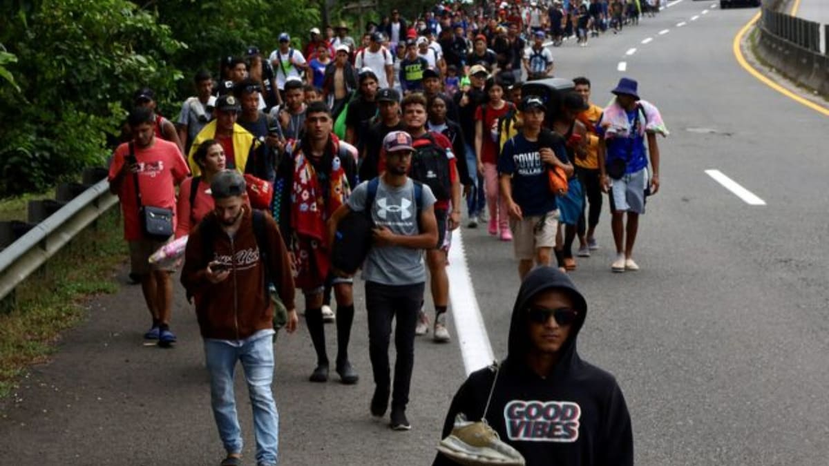 La crisis económica en el norte de Argentina desató un éxodo laboral hacia Brasil: miles de jóvenes cruzaron la frontera para emplearse en cosechas ante la caída del empleo formal, salarios insuficientes y un sector productivo debilitado que ya no logra sostener ingresos básicos