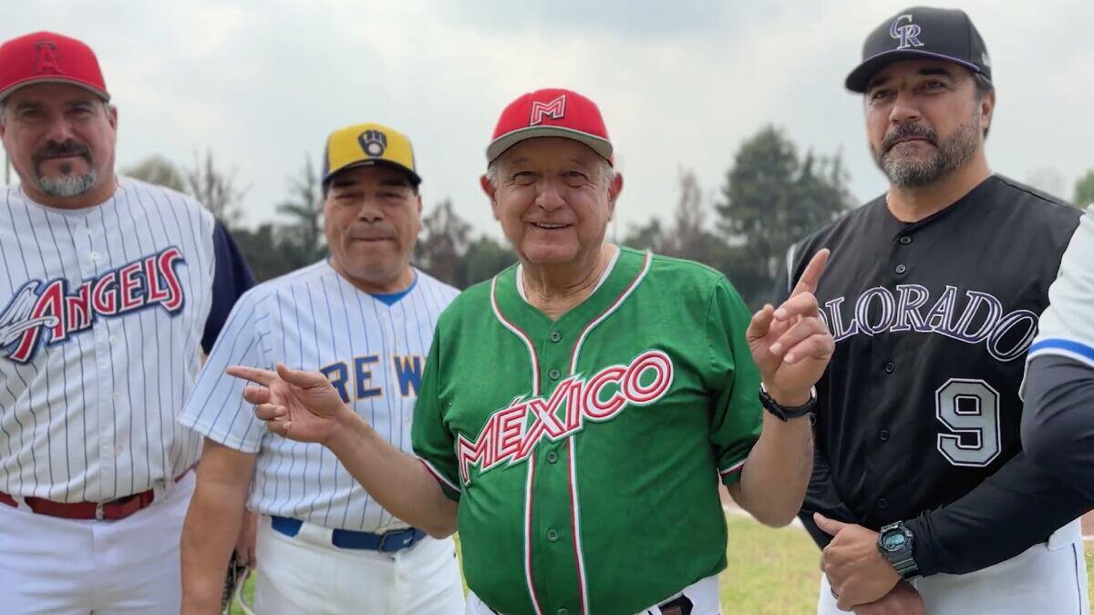 AMLO ha invitado a jugar con él a los beisbolistas mexicanos más exitosos en las Grandes Ligas. | Foto: @lopezobrador_