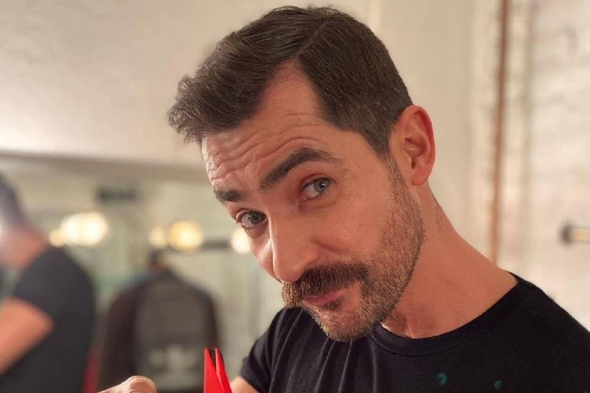 Manuel Balbi actúa en Los Hermanos Salvador