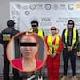 ‘La Tía’ fue detenida junto con otros cuatro presuntos integrantes de una célula vinculada a La Nueva Empresa, señalada por traficar migrantes desde Ciudad Juárez hacia Estados Unidos mediante túneles, tras tres cateos realizados en Jalisco