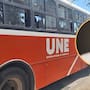 Mientras estudiantes esperaban el camión en Hermosillo, un hombre presuntamente les grabó las piernas y terminó detenido