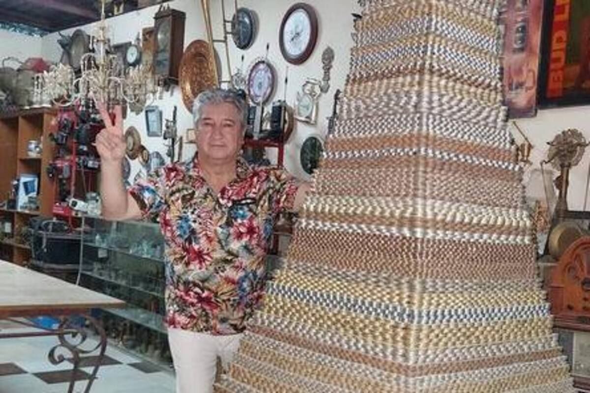 Coleccionistas en Sonora: Concluye navojoense valiosa pirámide de 3 metros hecha de monedas