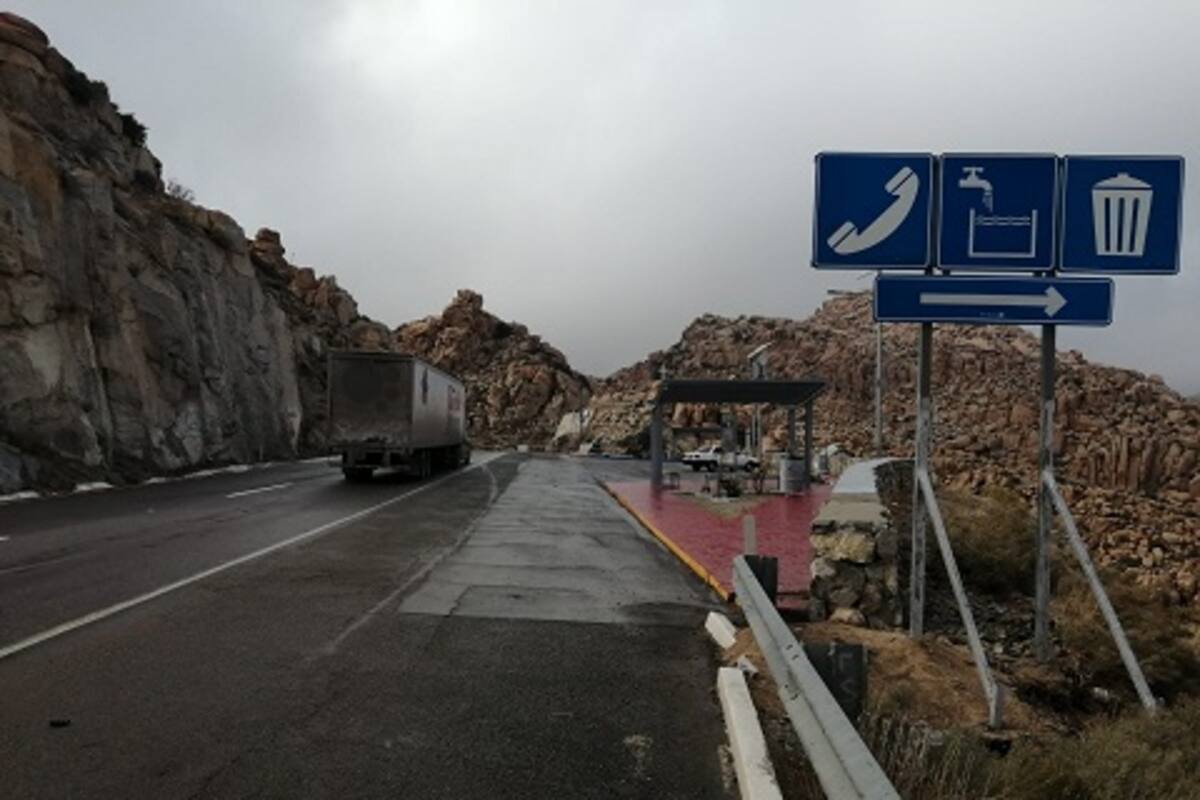 Cierran circulación en carretera La Rumorosa por accidente