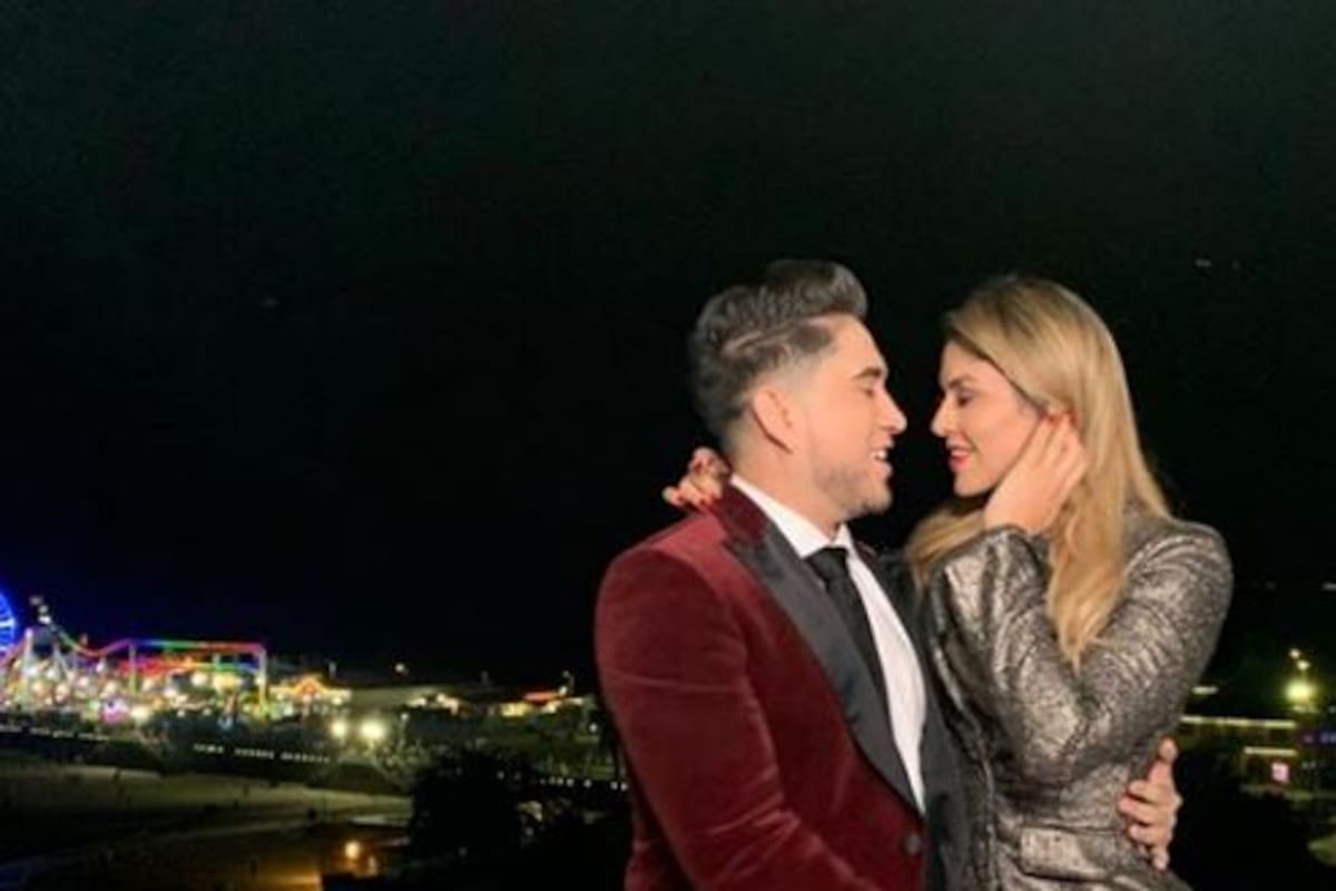 Bebeto le da el anillo a Marlen Selene, conductora de Televisa Sonora