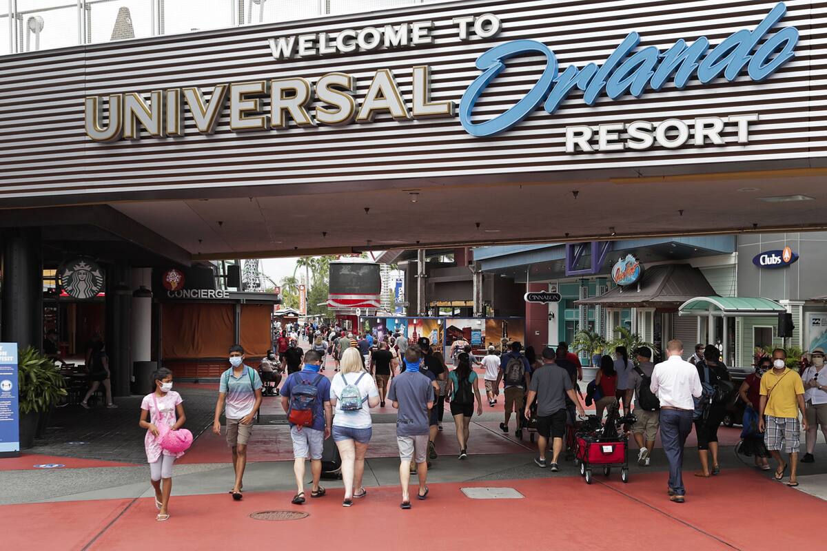 Universal Orlando volverá a pedir cubrebocas obligatorio