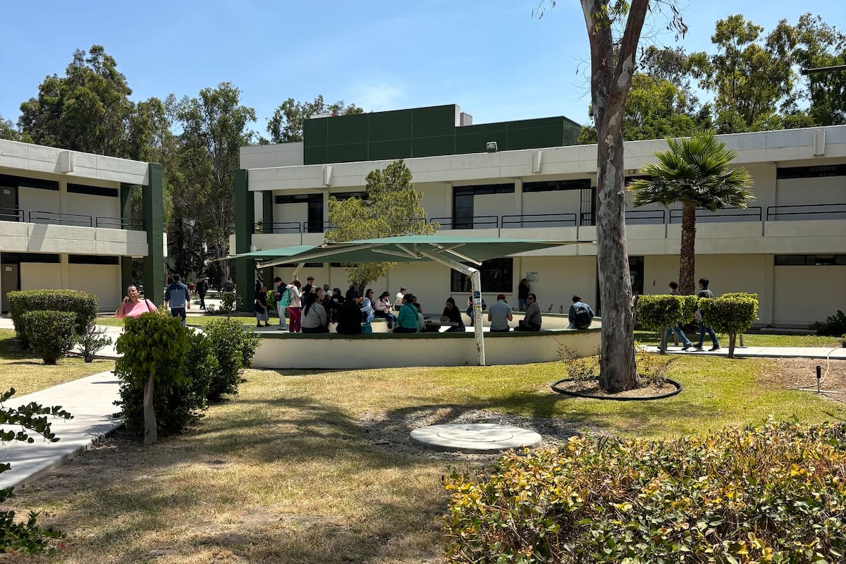 Despliegan operativo médico y psicológico durante examen de admisión de la UABC en Tijuana
