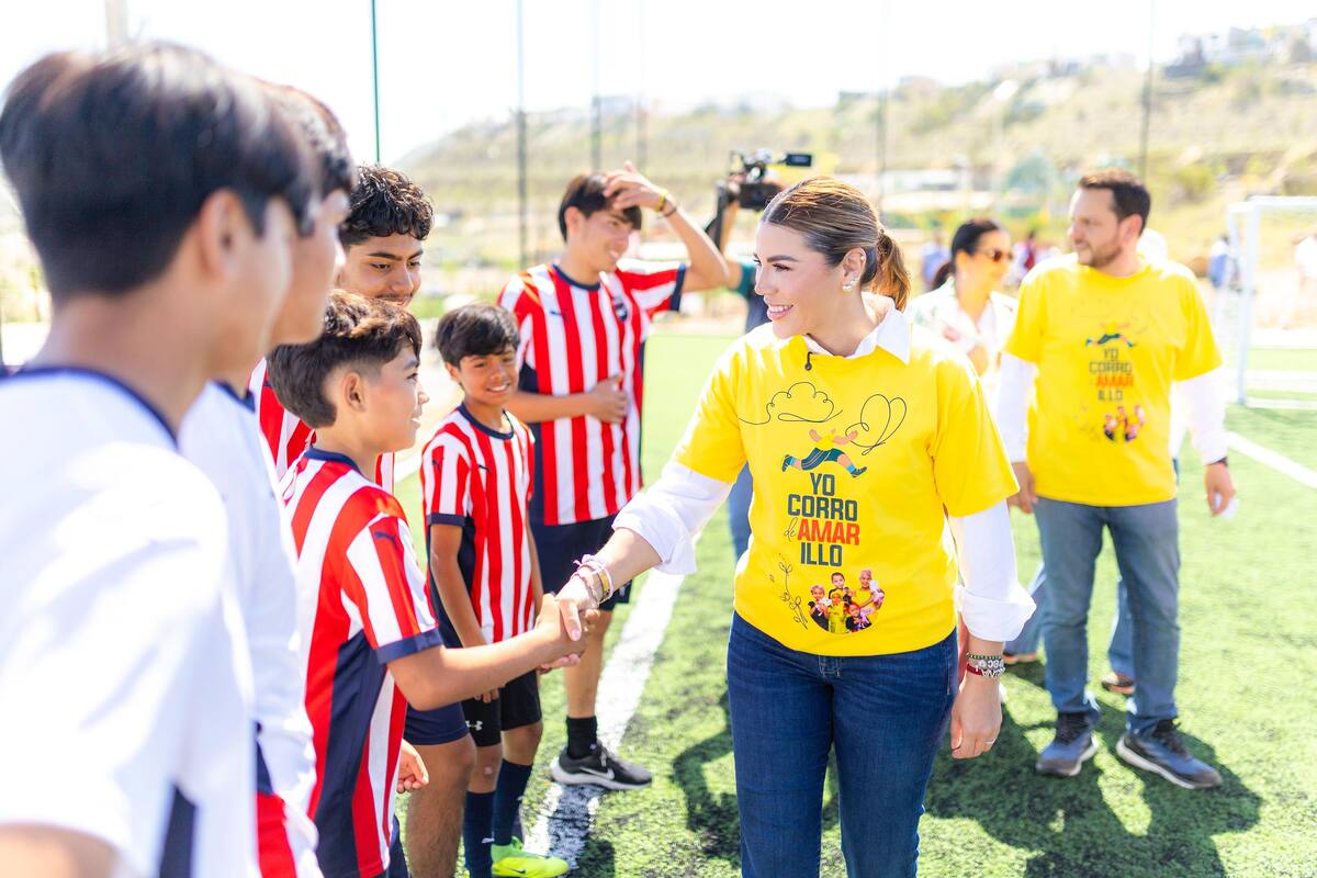 La mandataria anunció la carrera “Corre de Amarillo” organizada por el Patronato del Hospital General de Tijuana, a realizarse en Parque Esperanto. Foto: Cortesía