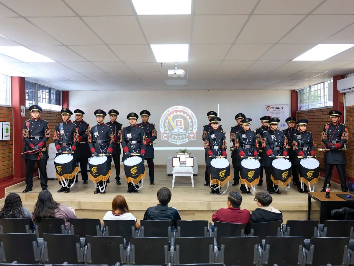 Entre los logros destacados se encuentra la banda de guerra del CETIS 75, que obtuvo el primer lugar a nivel estatal en el concurso de la DGETI 2026. │Foto: Juan J. Morales
