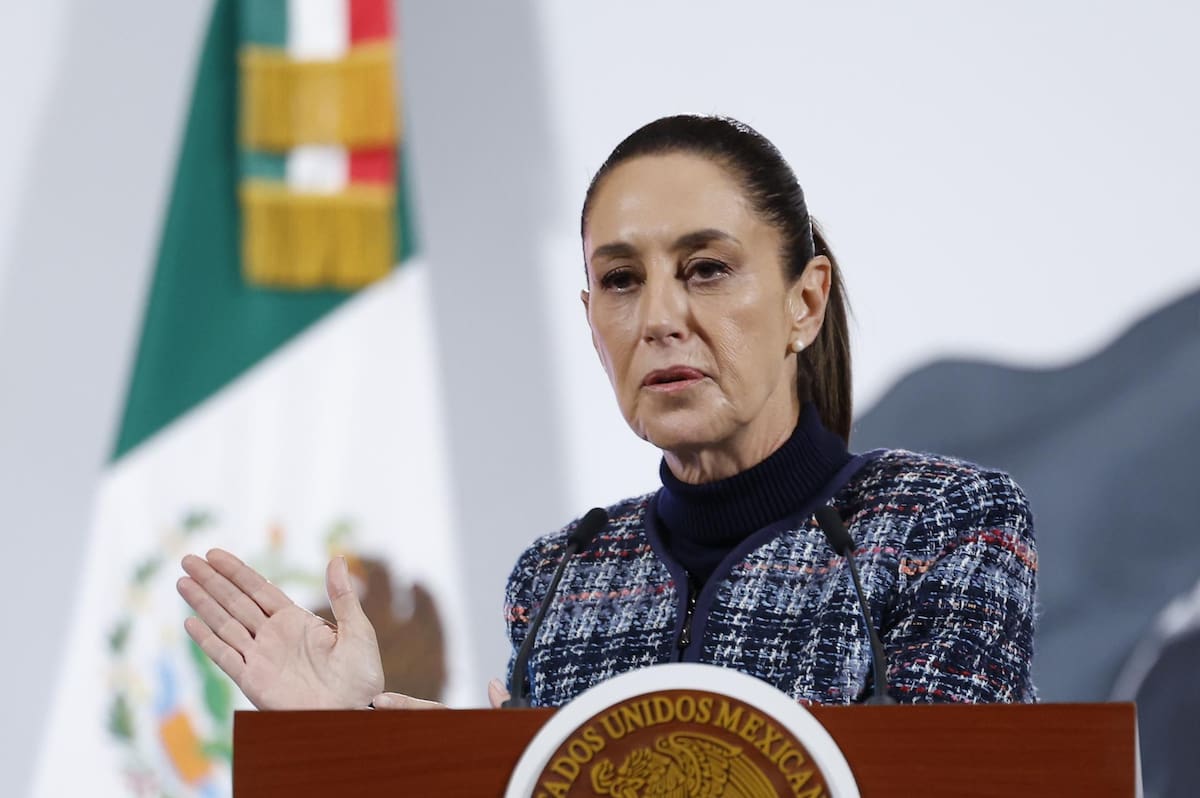 La presidenta Claudia Sheinbaum habla en una rueda de prensa este jueves, en el Palacio Nacional de Ciudad de México (México). | Crédito: EFE/ Sáshenka Gutiérrez