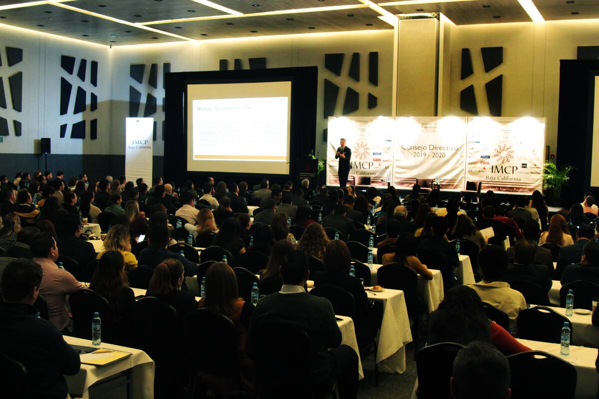 Actualizan a más de 400 profesionistas sobre cambios en Reforma Fiscal 2020