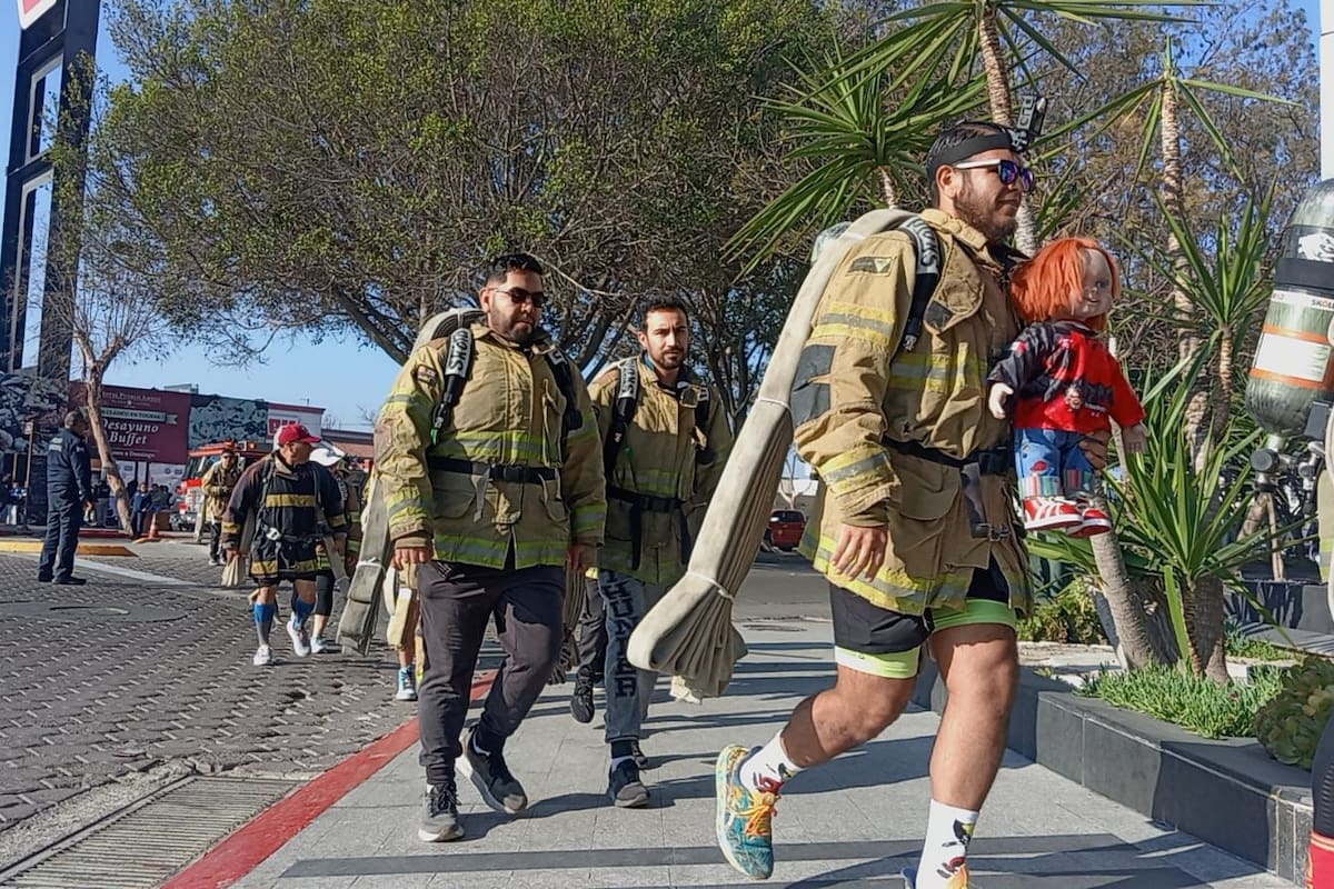 Participan 800 en ‘Reto 30′ de Bomberos Tijuana