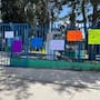 Padres se manifiestan en escuela de El Rubí para que no la cierren ante baja matrícula