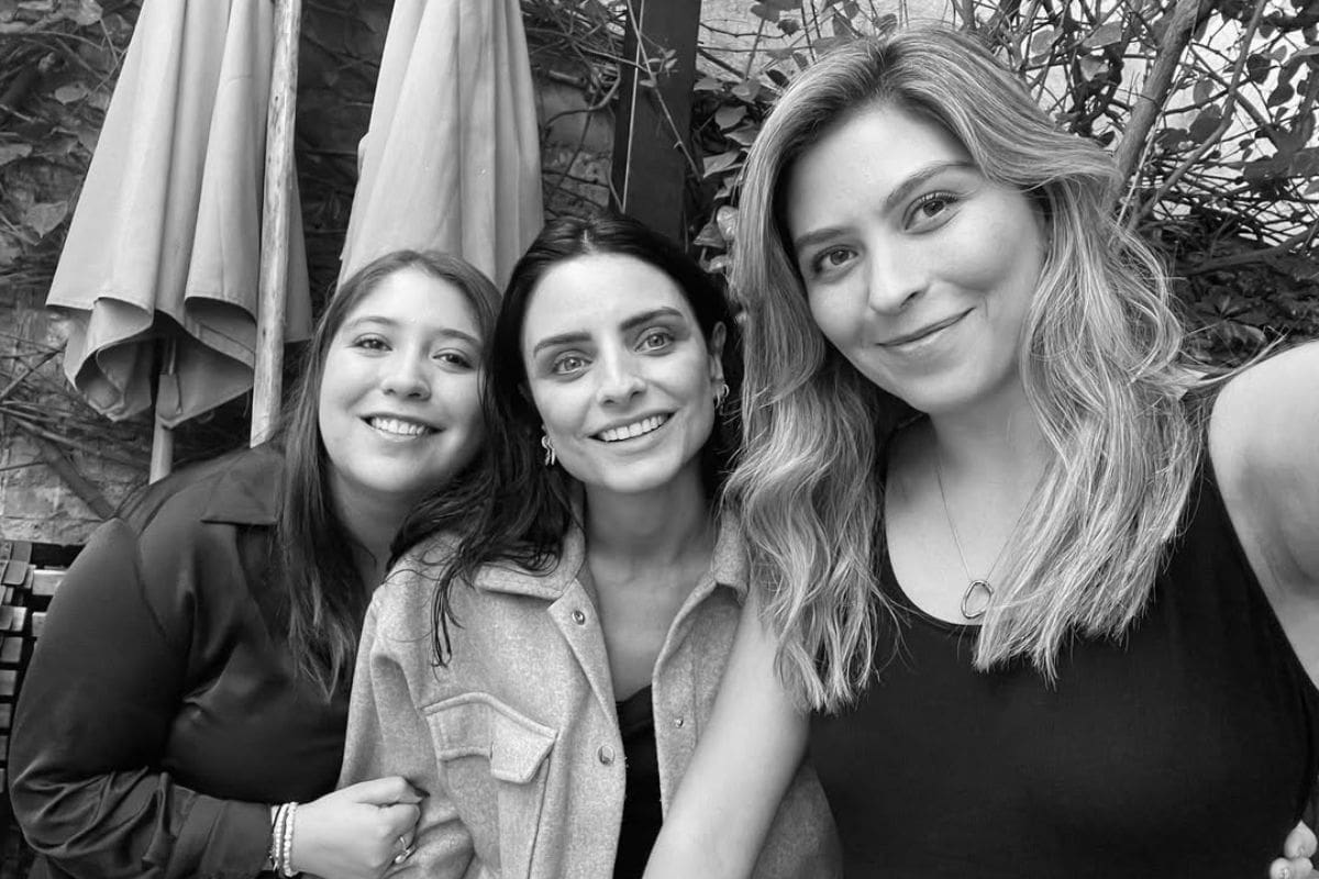 Quiénes son las hermanas de Aislinn Derbez: Michelle y Chiara Aguilera, las mujeres que integran su familia materna