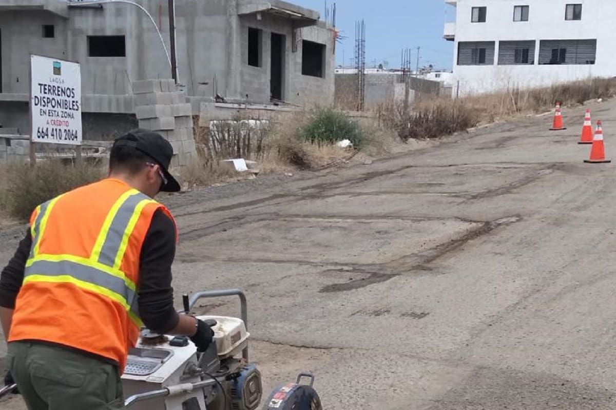 Arranca bacheo intensivo en Rosarito; buscan reparar el mayor número de calles
