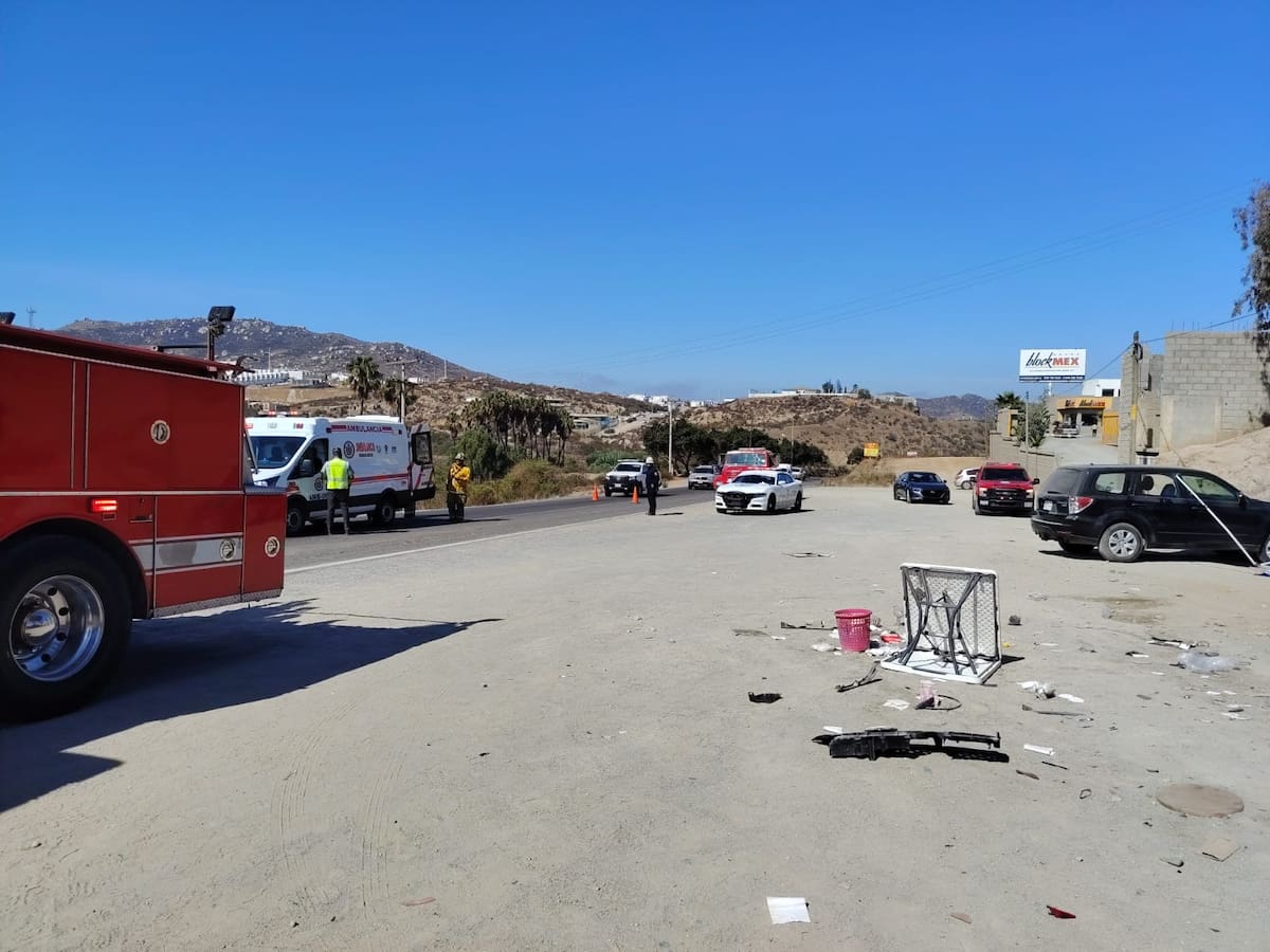 La familia de Norma Hinojosa, quien perdió un pie tras un accidente en la carretera Ensenada-Ojos Negros, exige la captura de la presunta responsable.
Fotos: Cortesía.