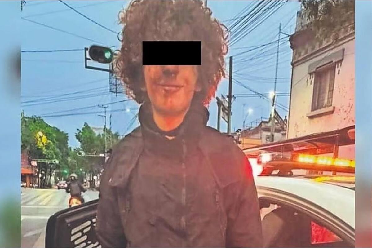 Joven mata a su madre y apuñala a su hermano en CDMX; permanece sonriente tras detención