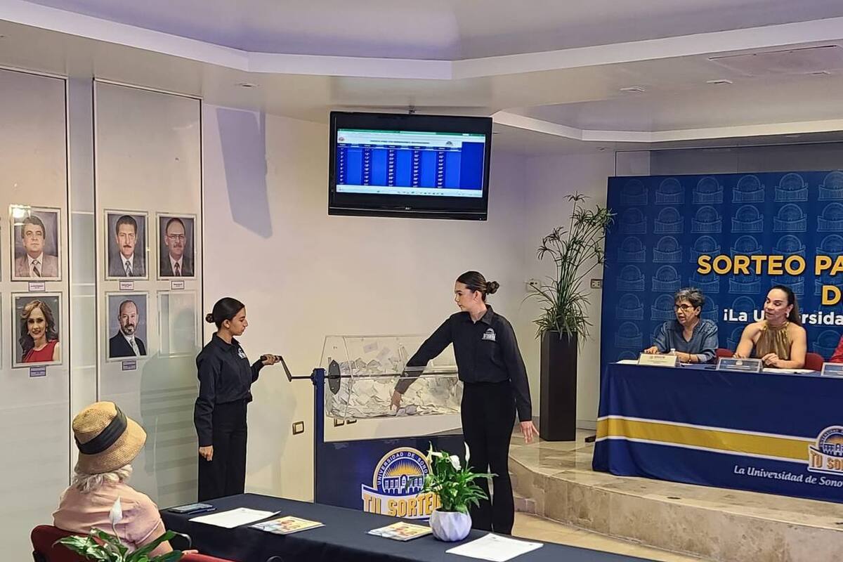 Ganan hermosillenses principales premios del sorteo de Unison