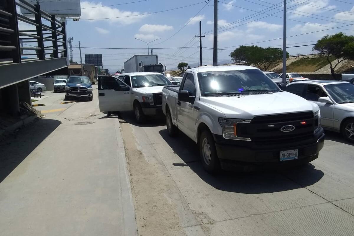 Persecución termina en choque y detención en Vía Rápida