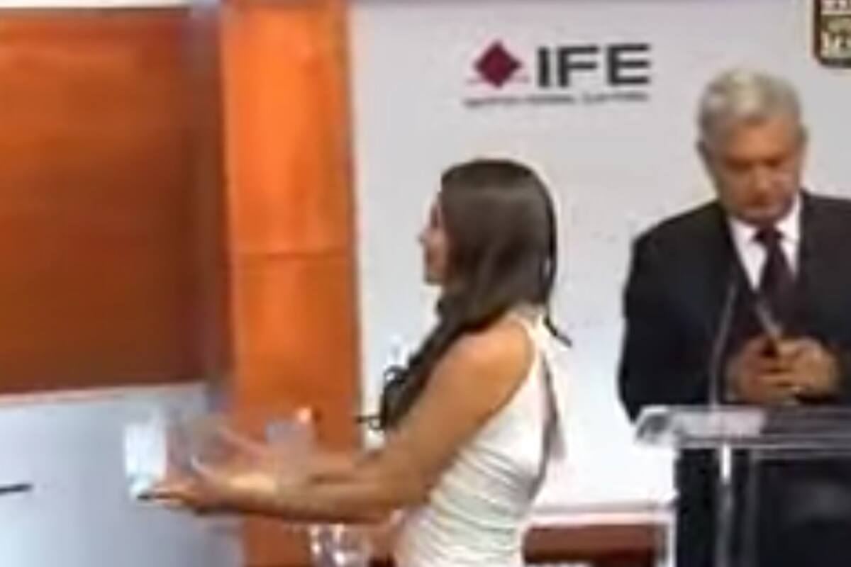 AMLO recuerda a Julia Orayen, la modelo del debate presidencial de 2012