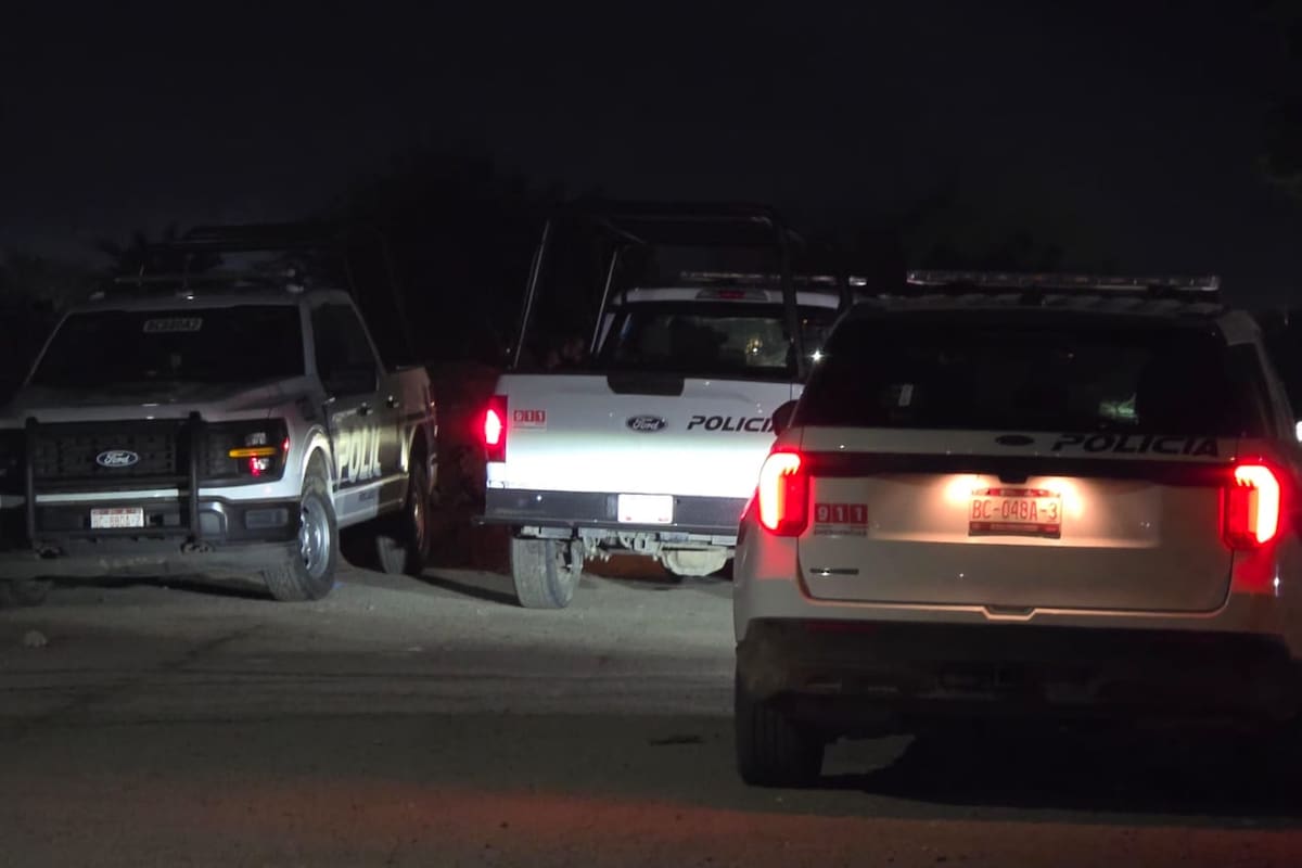 Asesinan a dos jóvenes a balazos en predio abandonado del fraccionamiento Valle de Puebla, en Mexicali