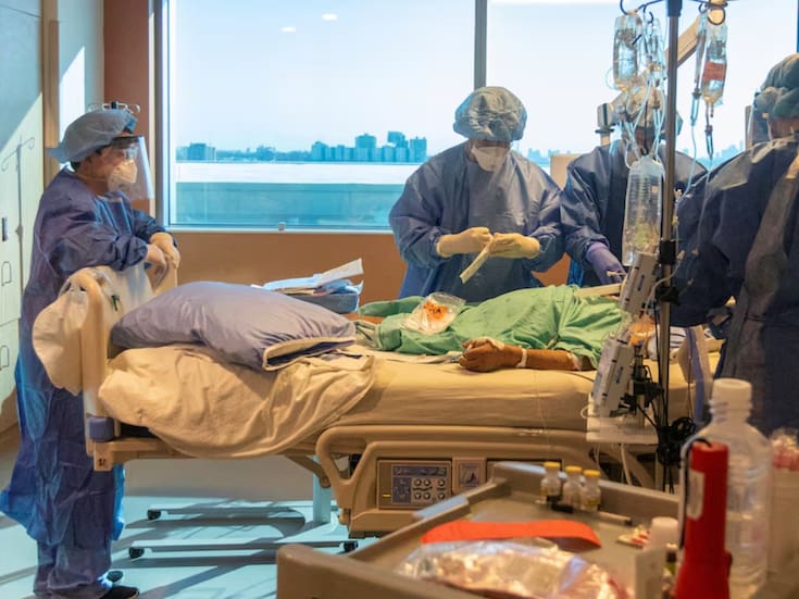 Una mujer va dos veces a urgencias por un fuerte dolor de cabeza, la envían a casa con tratamiento para aliviar el dolor y días después fallece tras descubrir que tenía un aneurisma cerebral