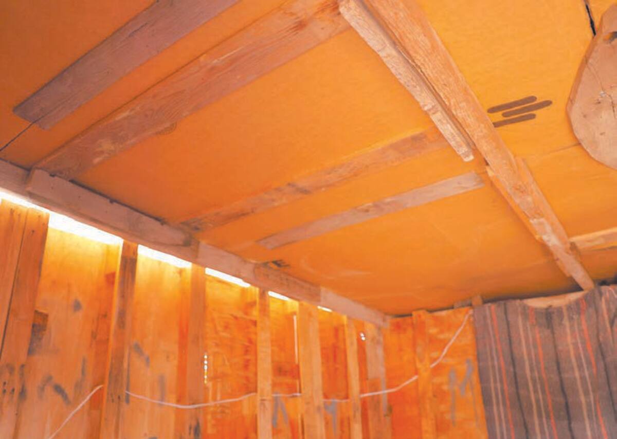 Así luce el techo de la casa, por lo que piden apoyo con material para terminar de construirla.