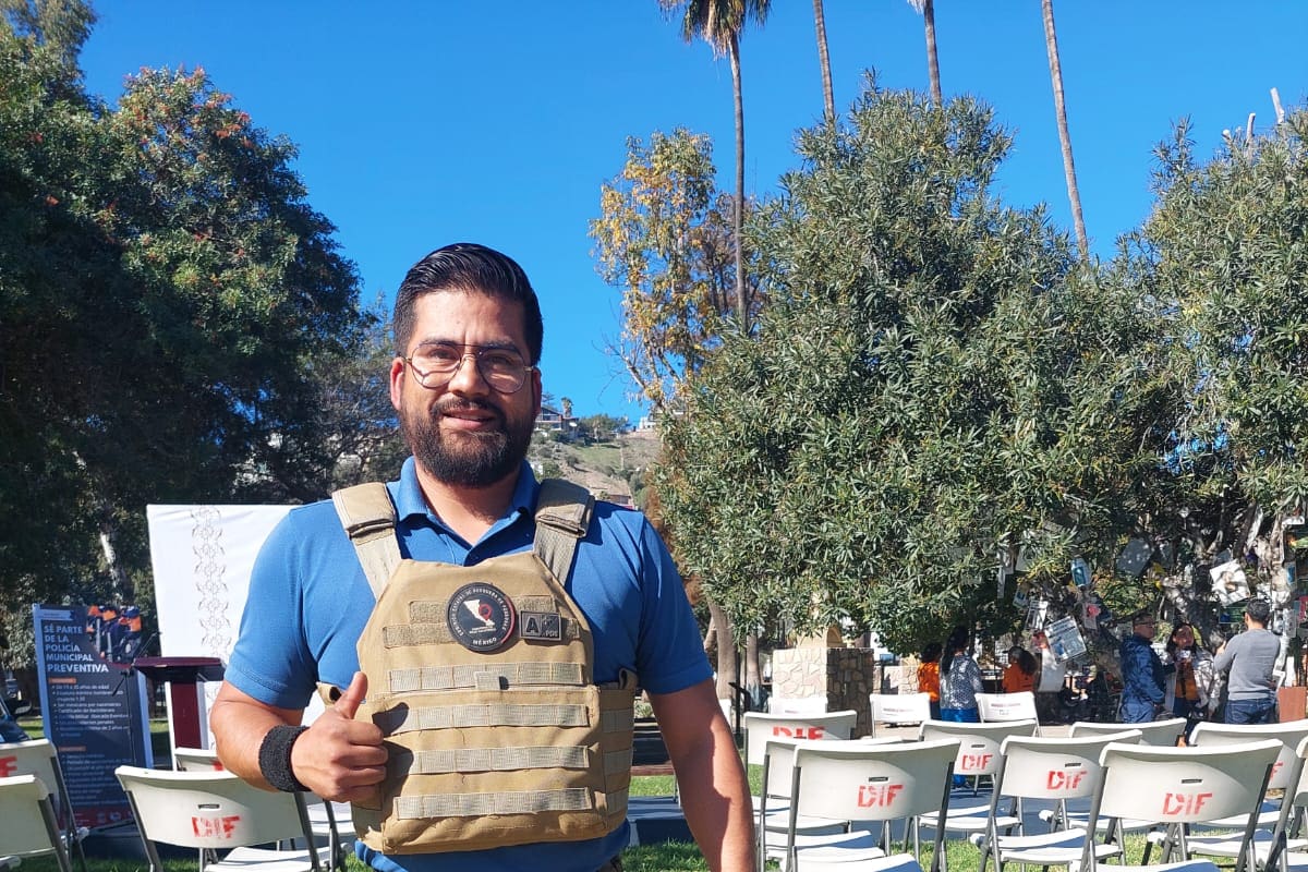 Su pasión es adiestrar perros para protección y búsqueda de personas desaparecidas