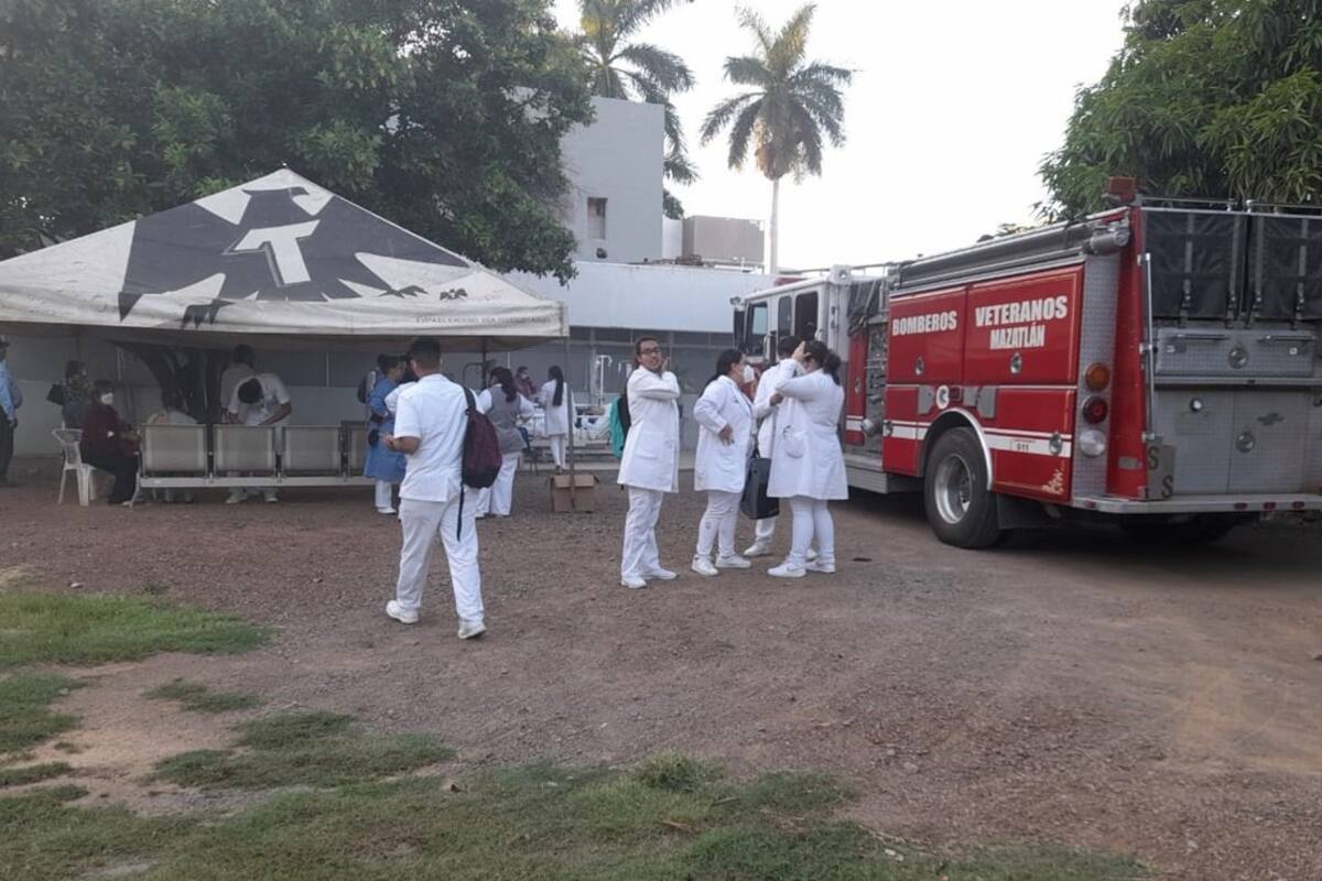 Desalojan a 173 personas del hospital del Issste en Mazatlán por incendio