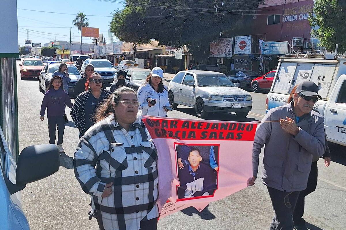 “Queremos justicia, que nos devuelvan a Omar Alejandro”: Familia marcha por joven desaparecido